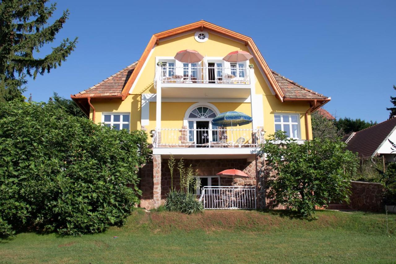 Gyoengyoem Apartman Balatonalmádi Exterior foto
