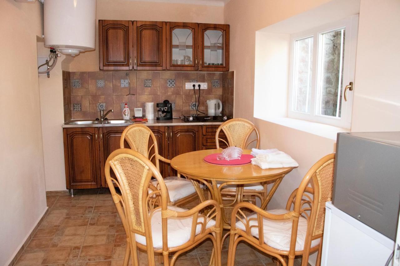 Gyoengyoem Apartman Balatonalmádi Exterior foto